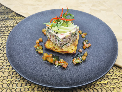 Салат с говяжьим языком и овощами